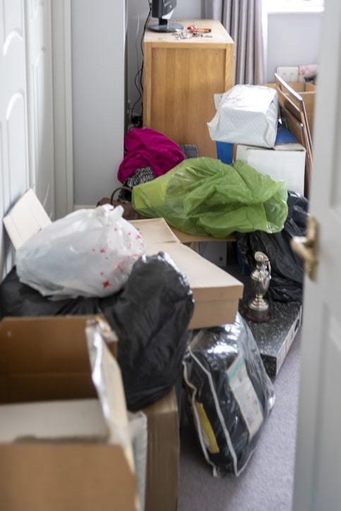 Maison remplie d'objets (syndrome de diogene) avant le passage d'un service de vide-maison à Liège